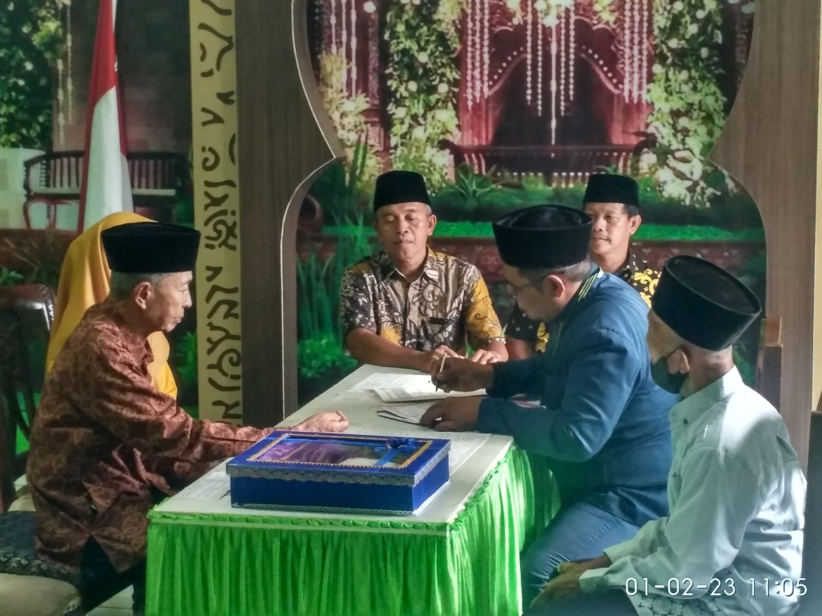 Tradisi Pernikahan di Cilongok Dilangsungkan di Rumah