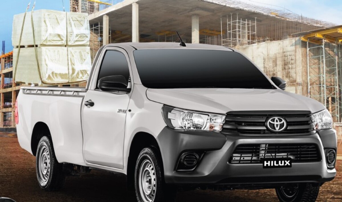Butuh Pick Up Tangguh? Toyota Hilux Single Cabin 2025 Siap Angkut dengan Harga Mulai Rp200 Jutaan