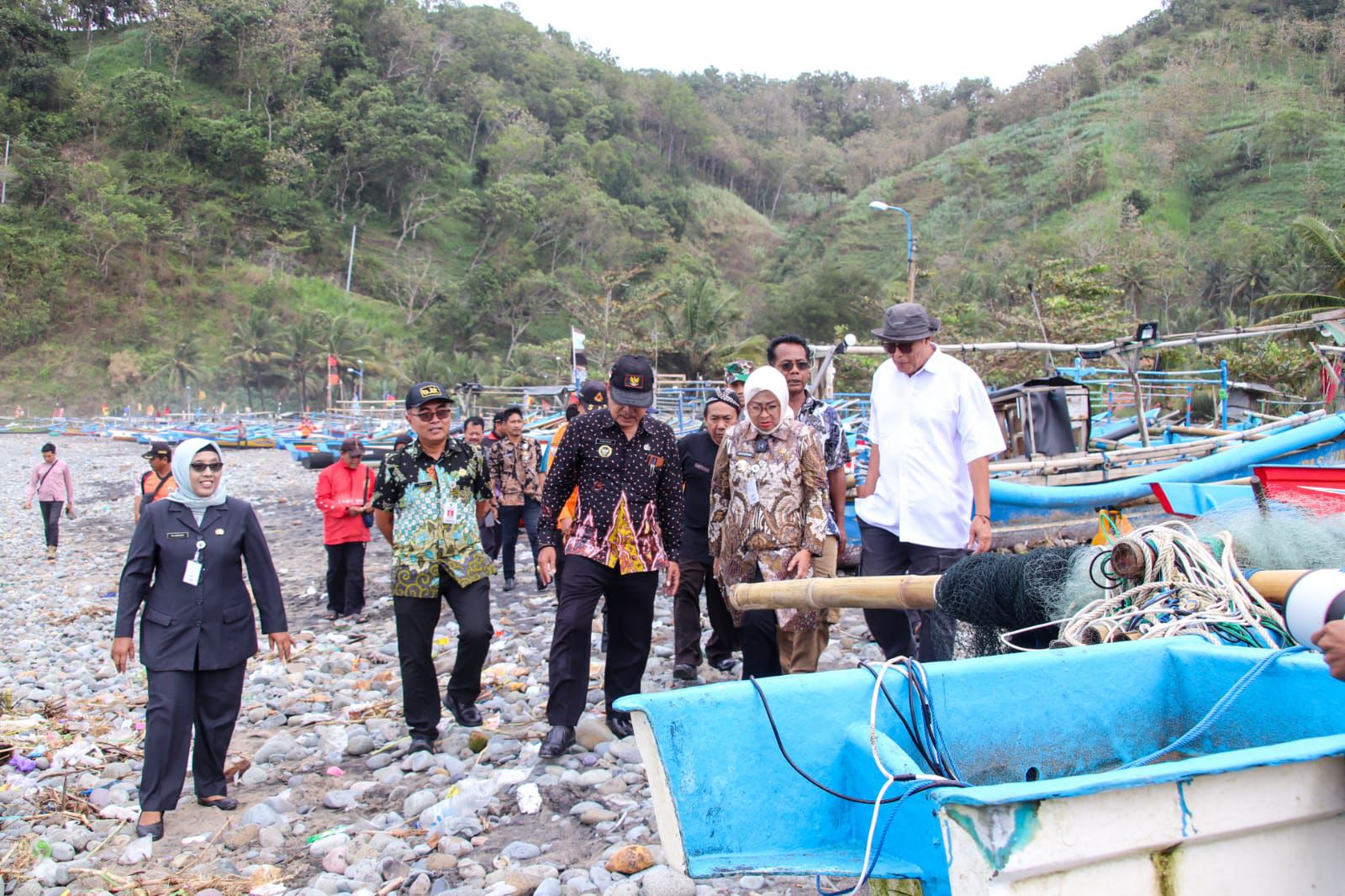 Cuaca Ekstrem Lumpuhkan Aktivitas 350 Nelayan Kebumen