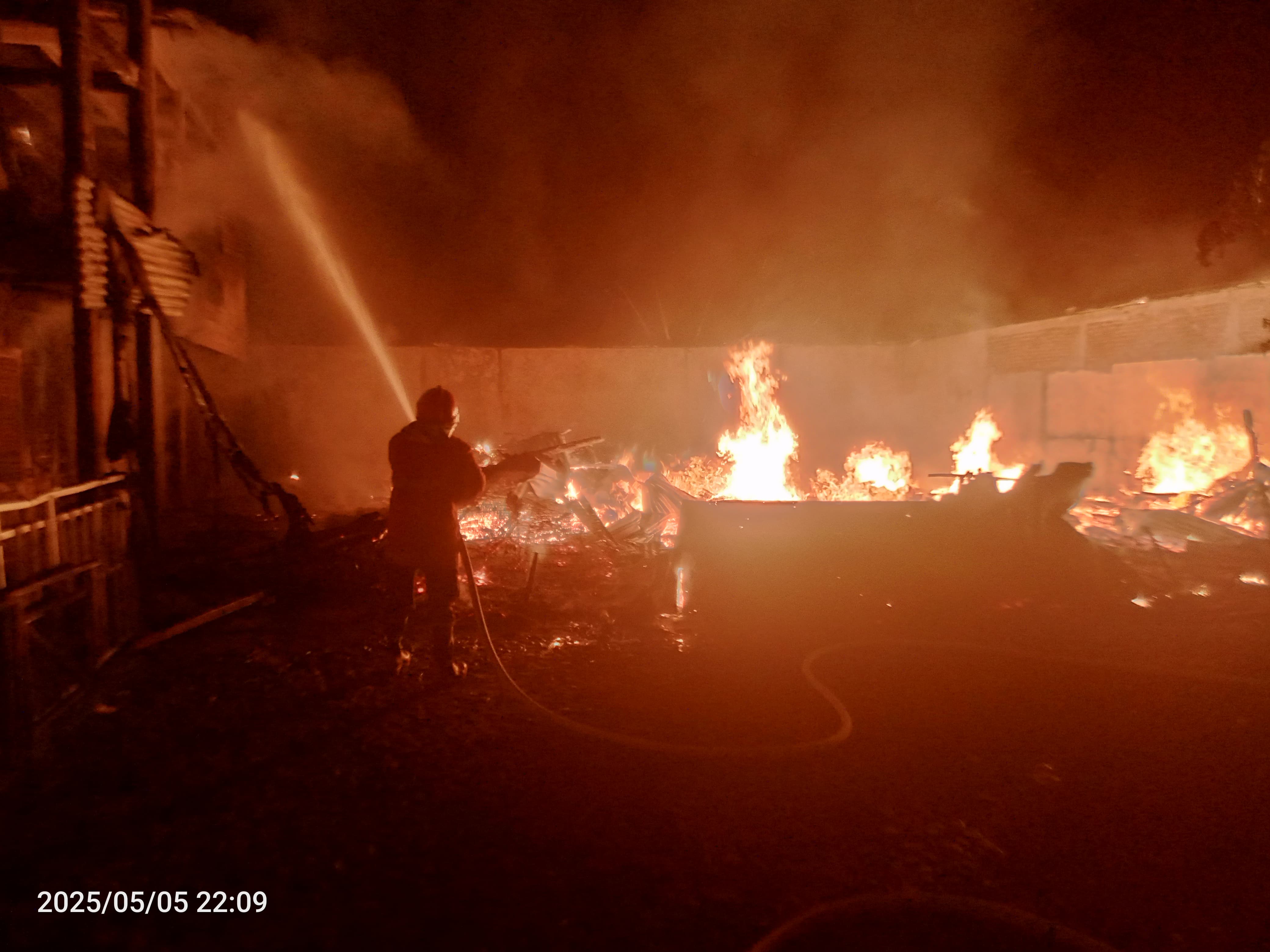 Kebakaran Kandang Ayam di Dukuhwaluh, Kerugian Capai Rp250 Juta