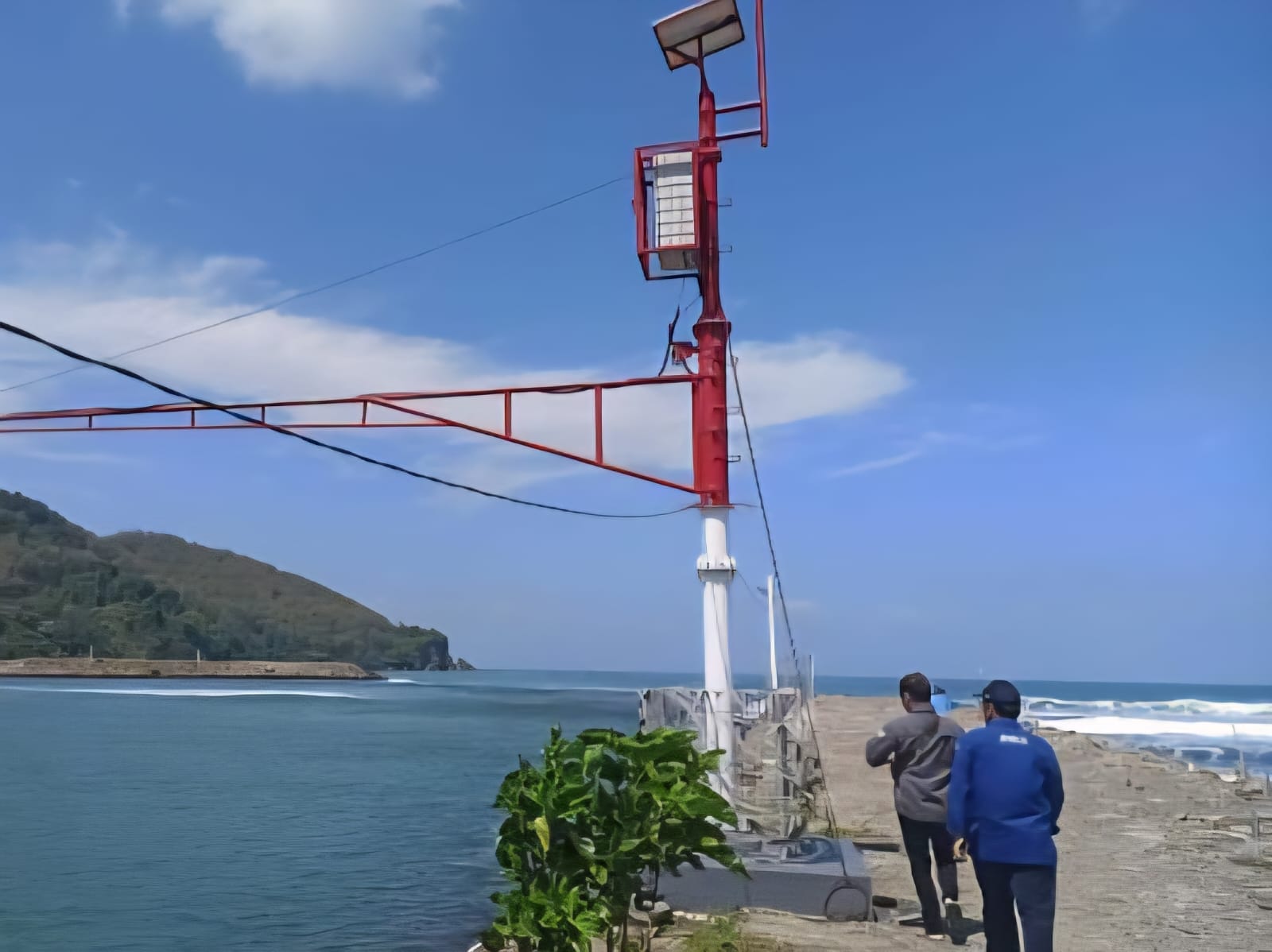 BMKG Pasang Alat Deteksi Dini Tsunami di Pantai Jetis Cilacap