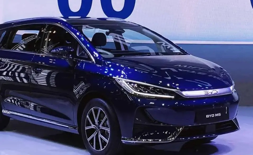 BYD M6 Kuasai Pasar EV: MPV Listrik Keluarga Paling Laris di Indonesia