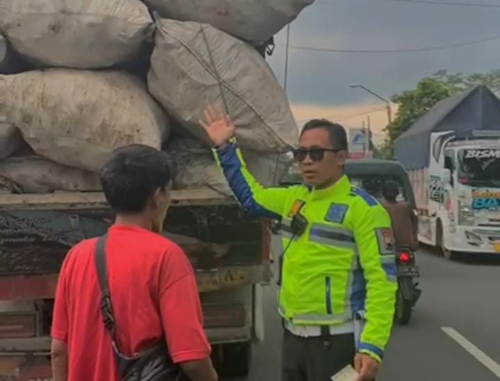 Nekat Melintas di Purbalingga, Kendaraan ODOL Ditindak Tegas Polisi