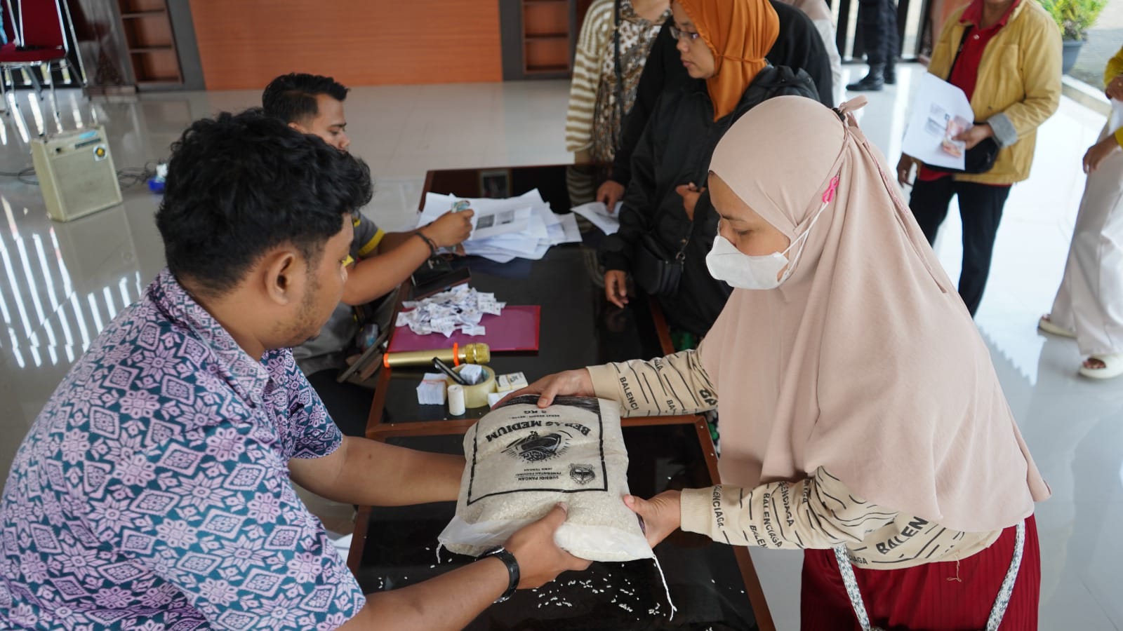 Stabilkan Harga Pangan, Pemkab Luncurkan Subsidi Beras 