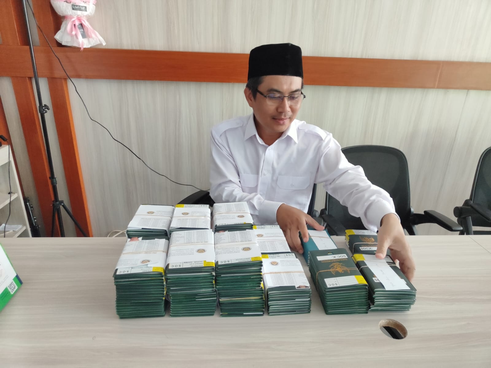 Kejar Tenggat Visa, Kemenhaj Purbalingga Minta Jamaah Segera Kumpulkan Paspor