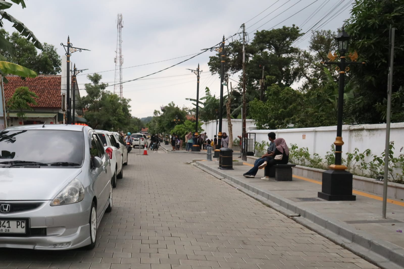 Pengunjung Banyumas Kota Lama Soroti Kendaraan Parkir di Jalan Pungkuran-Mruyung