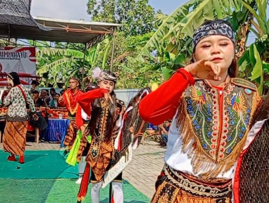 Ebeg Dongkrak Kunjungan Pasar Wijahan Banyumas, Pedagang Kemranjen Ingin Pasar Kembali Ramai