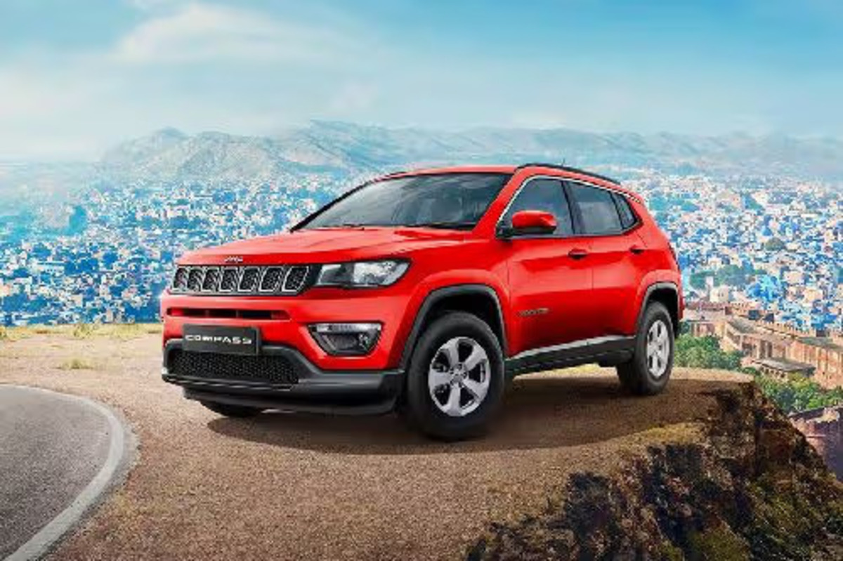 Jeep Compass 4x4 SUV: Petualang Tangguh yang Siap Hadapi Semua Medan