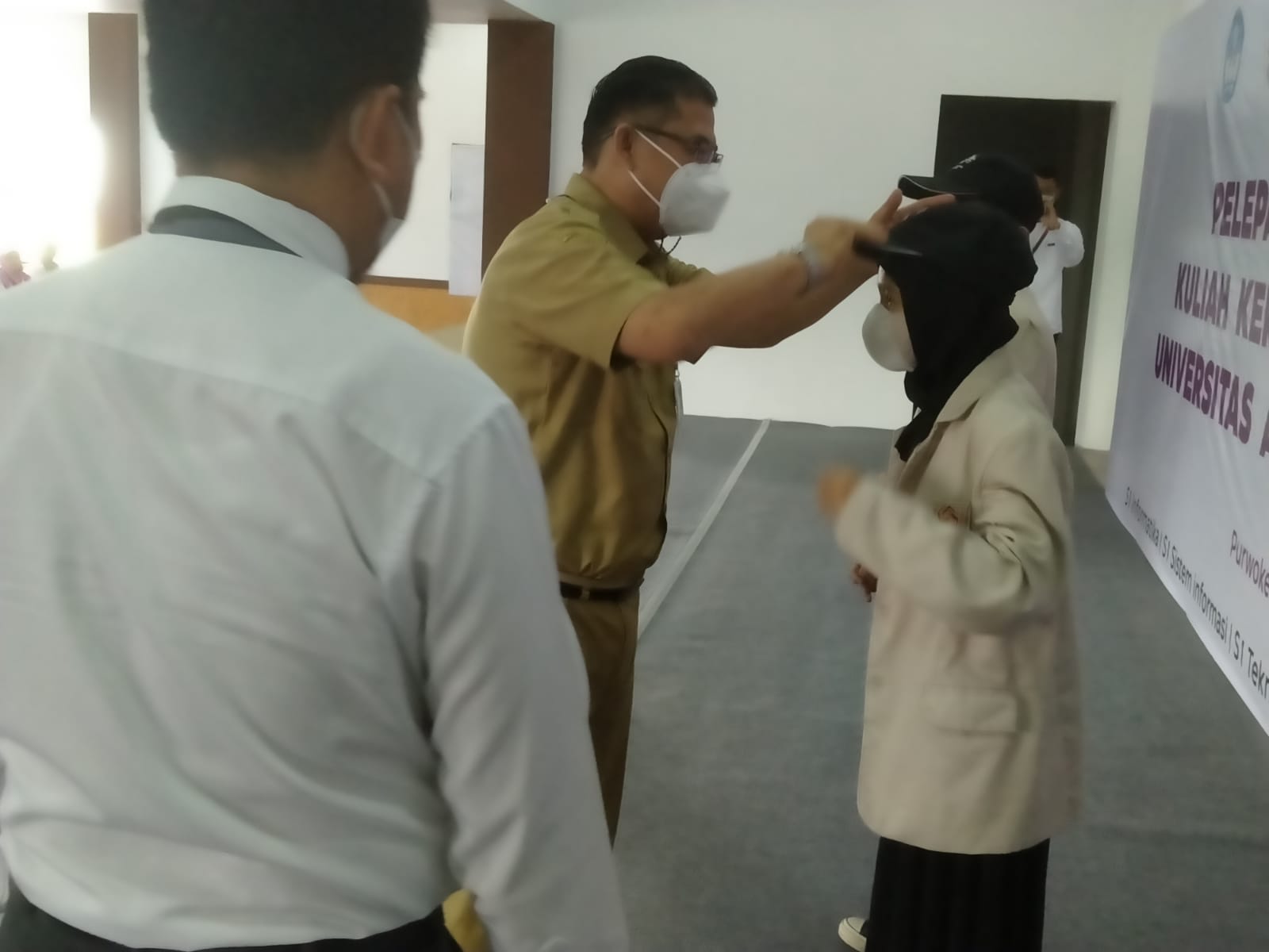 264 Mahasiswa KKL Universitas Amikom di 26 Desa Dilepas