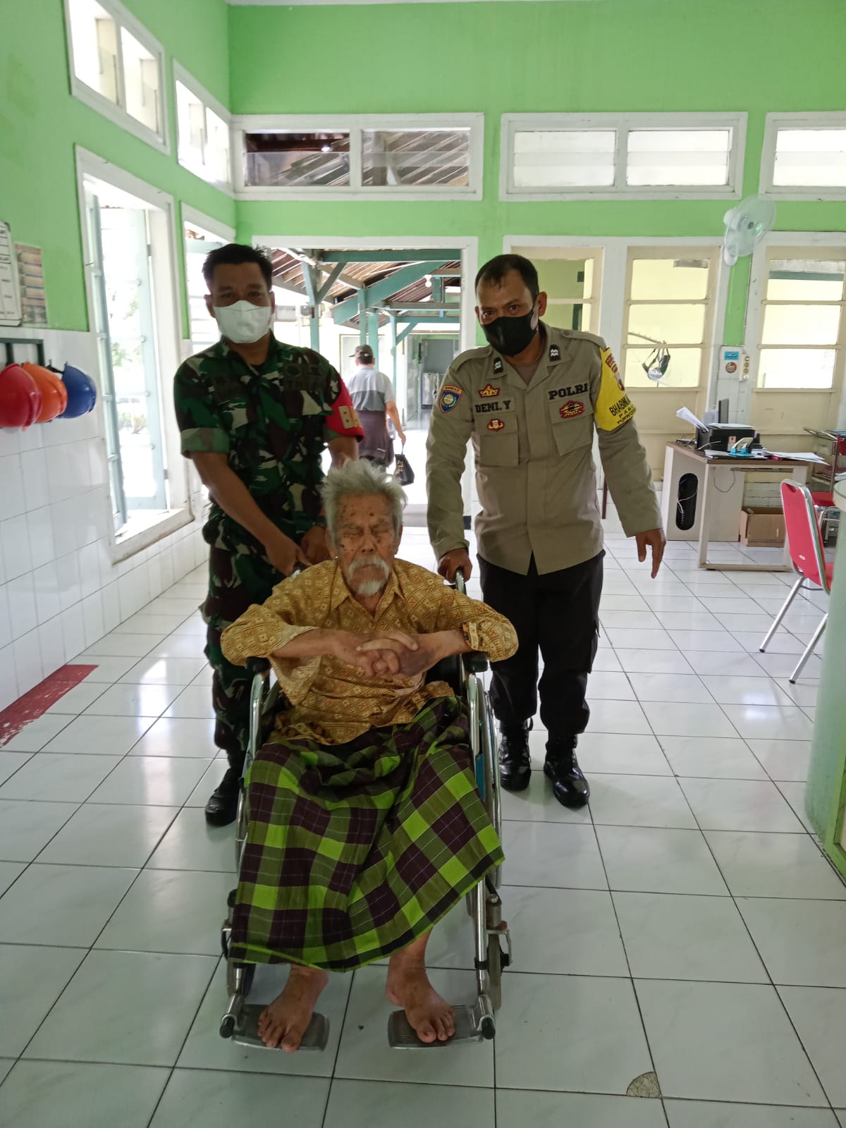 Kasihan, Seorang Lansia di Purwokerto Tidak Ada Keluarga Mengantar Pulang Setelah Sembuh Dirawat di RS DKT