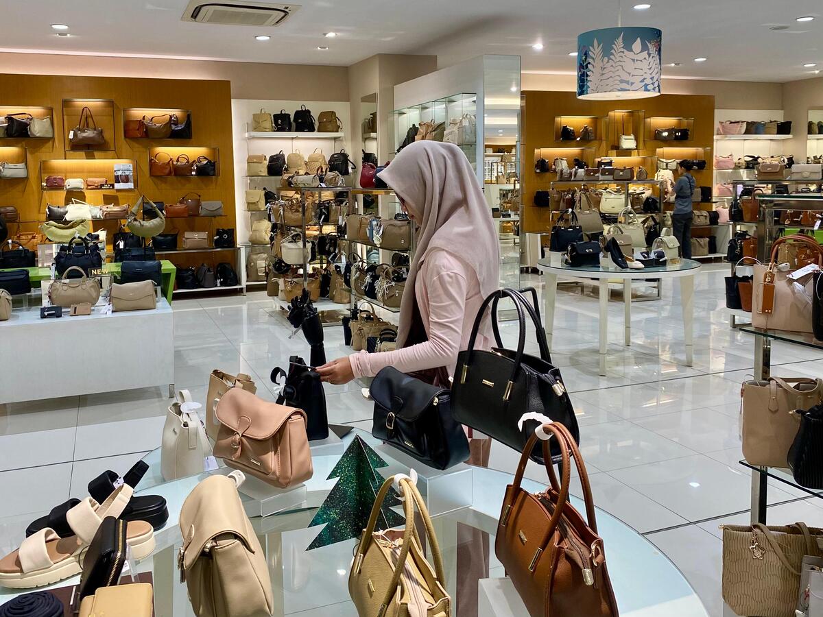 Promo Year End Sale, Elizabeth Beri Diskon Hingga 50 Persen