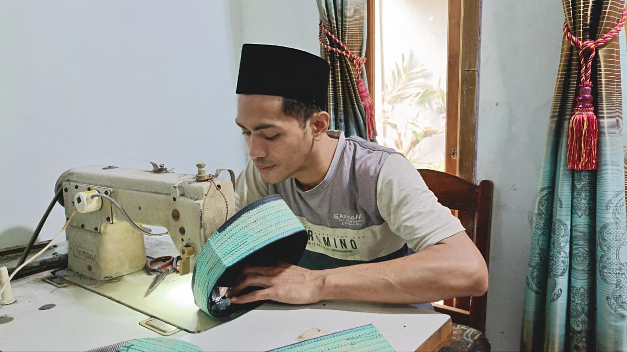 Perajin Peci Kebumen Ketiban Berkah Ramadan 