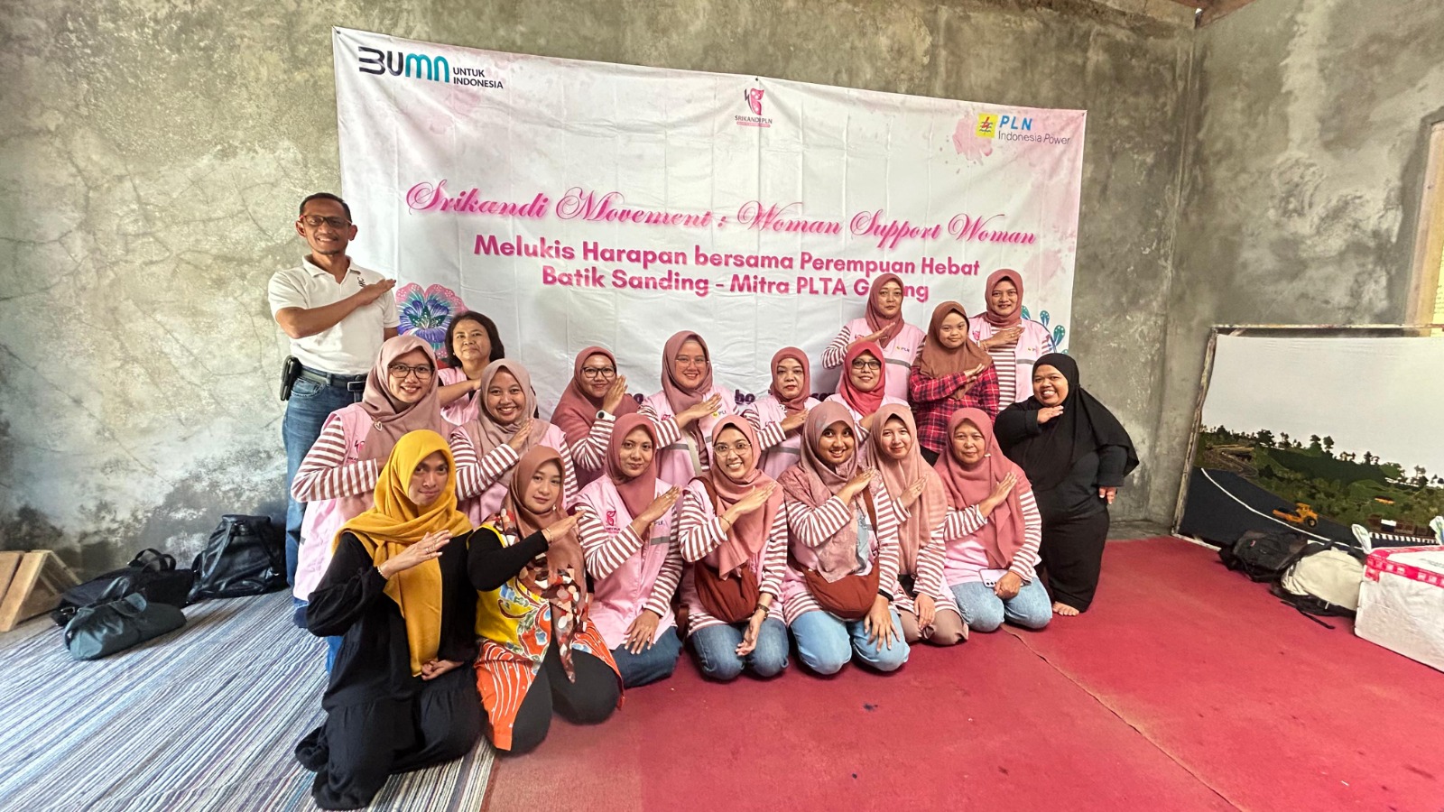 Srikandi PLN Indonesia Power UBP Mrica Dukung Kemandirian Perempuan Disabilitas di Kelompok Batik Shanding