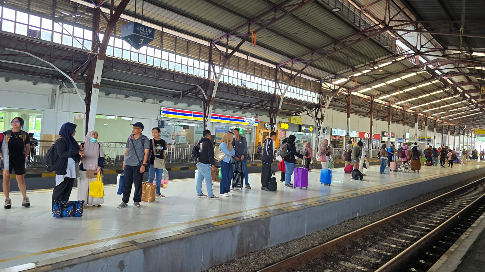 Lonjakan Penumpang Kereta Api Dilibur Panjang Waisak, Mencapai 133 Persen