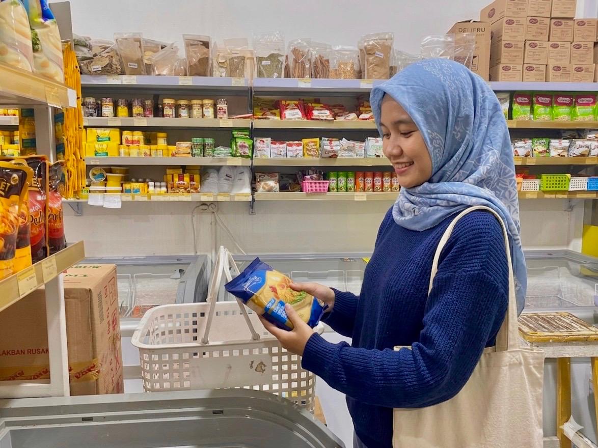Belanja Praktis Bumbu Dapur hingga Snack di Yellow Luck Mart