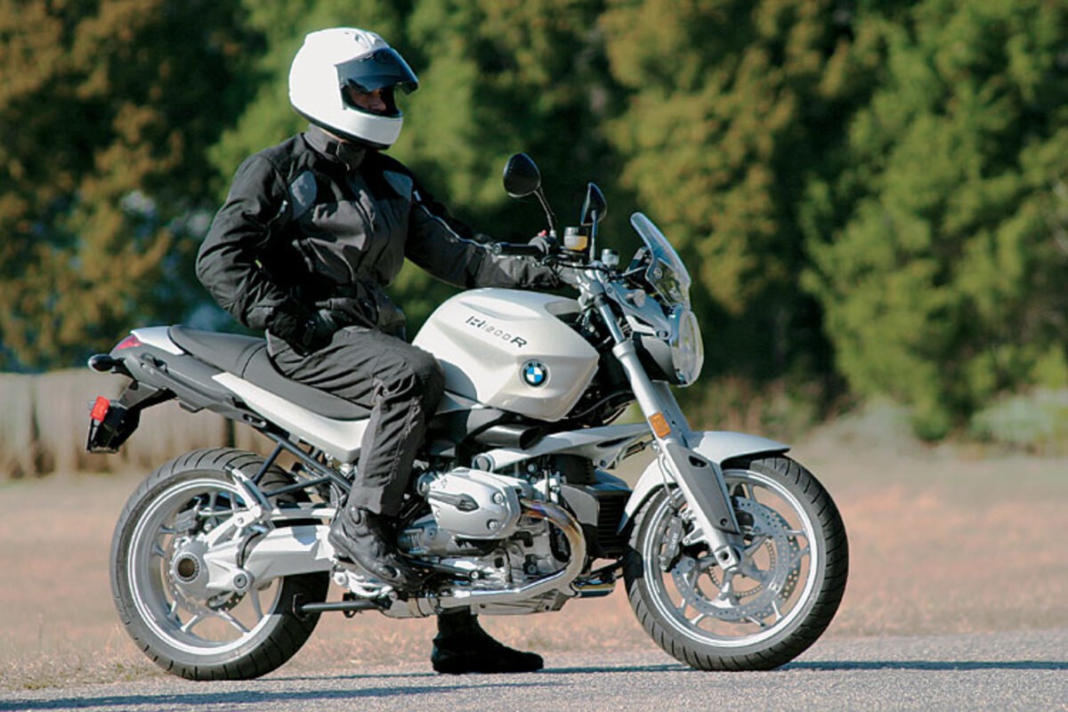 BMW R 1200 R, Motor Naked Touring yang Nyaman untuk Perjalanan Jauh 