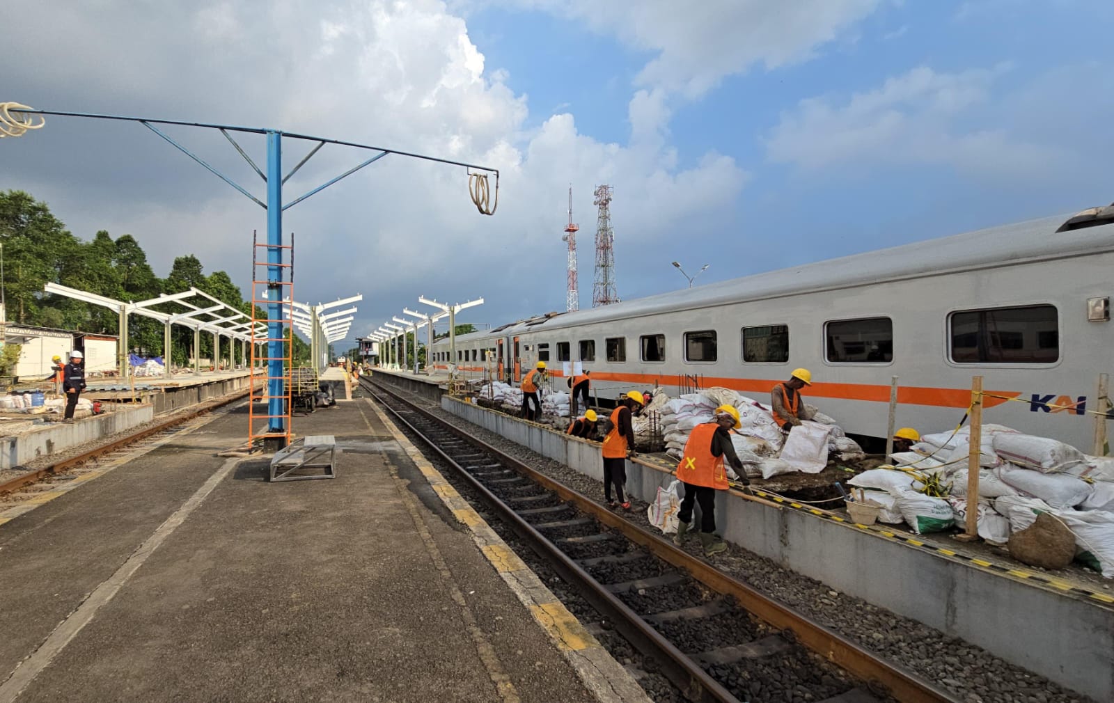 Peron Tinggi Stasiun Purwokerto Ditarget Rampung Desember 
