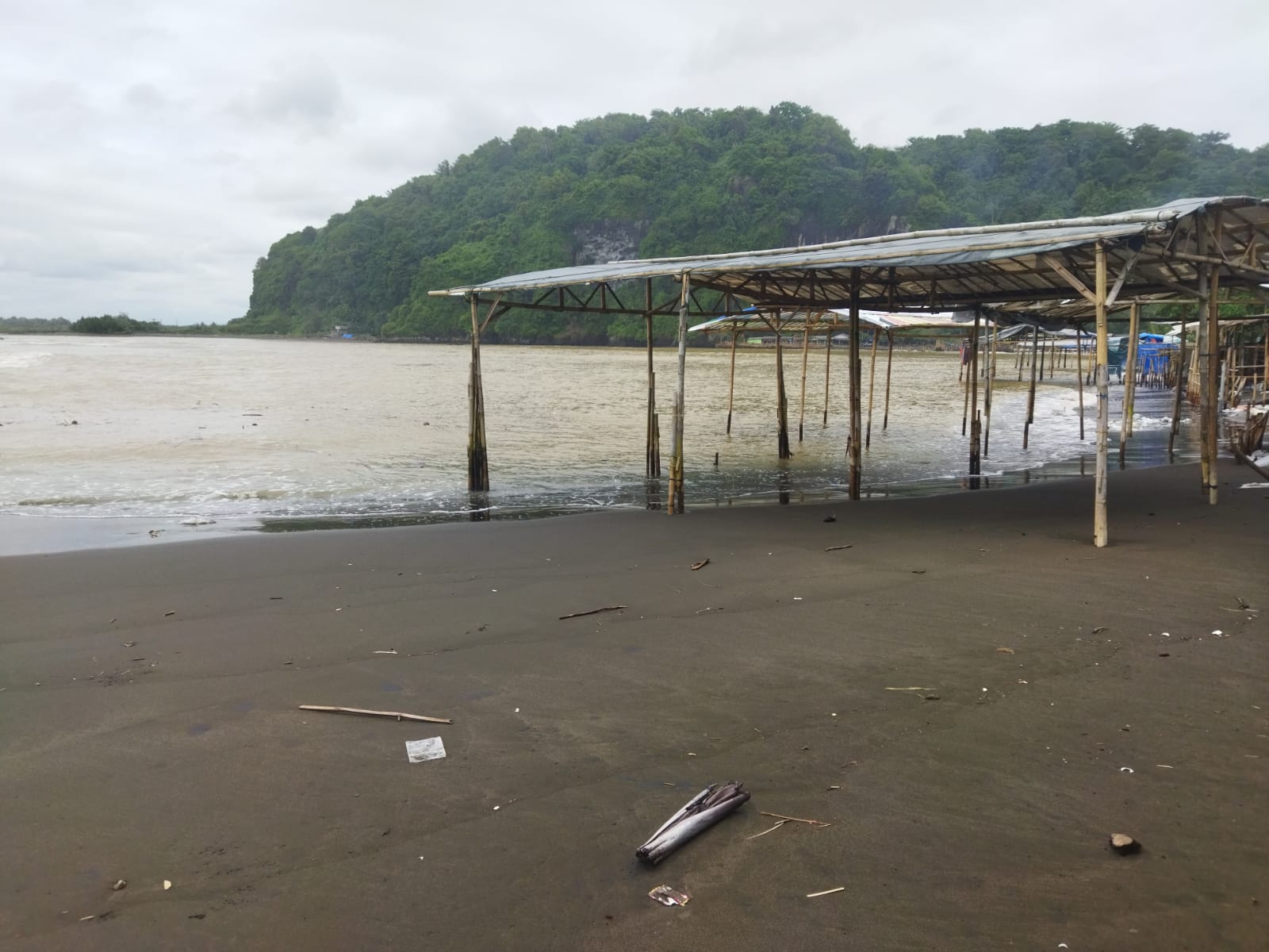 Banjir Rob Terjang Pantai Sodong Adipala 