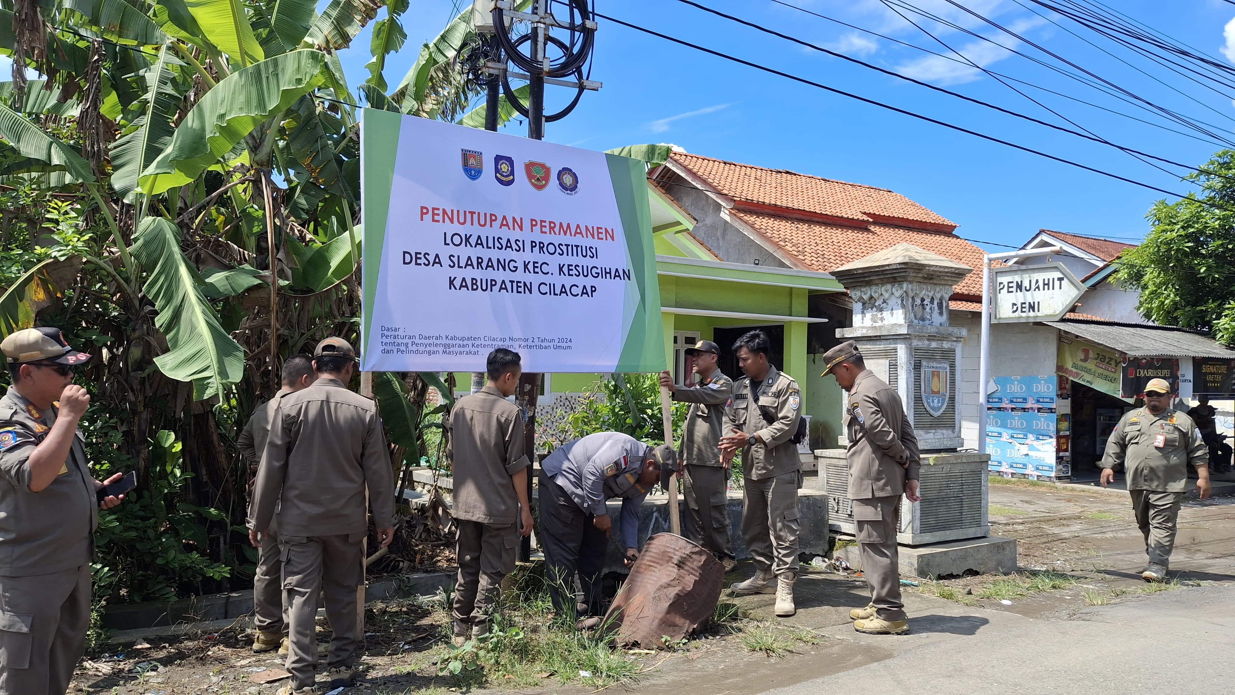 Satpol PP Cilacap Lakukan Pendataan Warga Slarang Pasca Penutupan Lokalisasi
