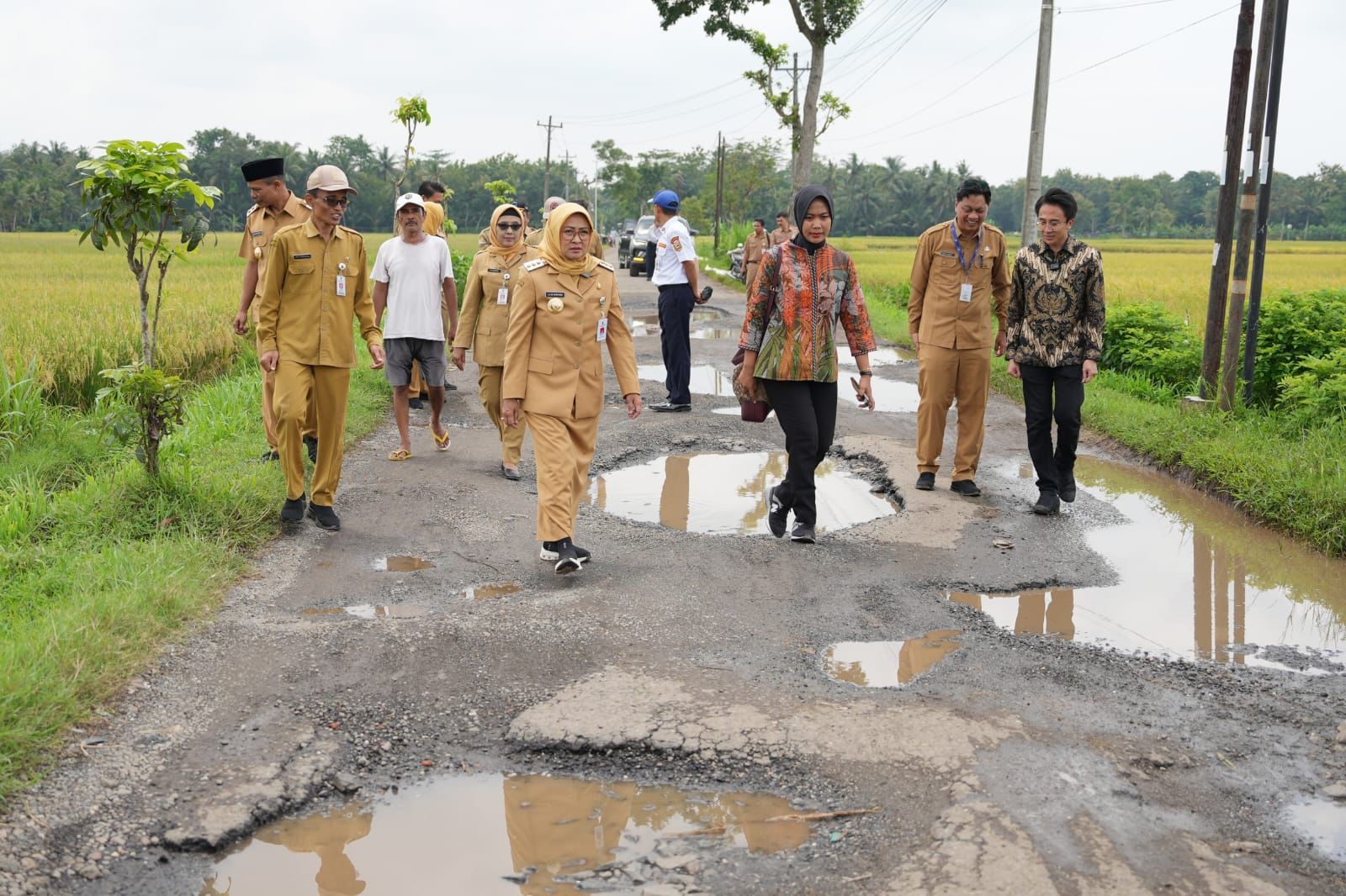 Bupati Kebumen Pastikan Penanganan Jalan Rusak Jelang Lebaran Idul Fitri 1446 Hijriah