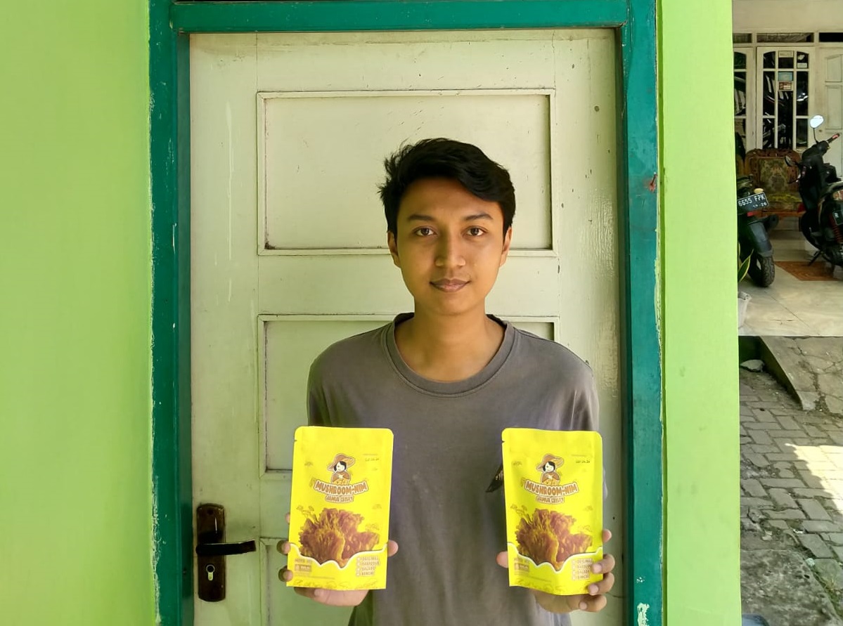 Melihat Usaha Rumahan Keripik Jamur Tiram Pengusaha Muda, Anggoro Aziz