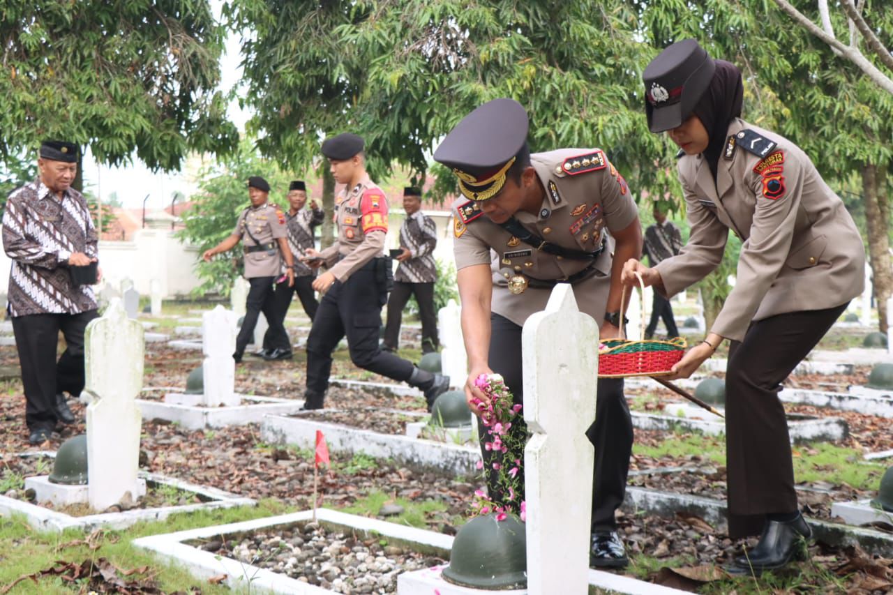 Polresta Banyumas Hadir untuk Masyarakat, Gencarkan Aksi Sosial dan Kesehatan Peringati Hari Bhayangkara ke-79
