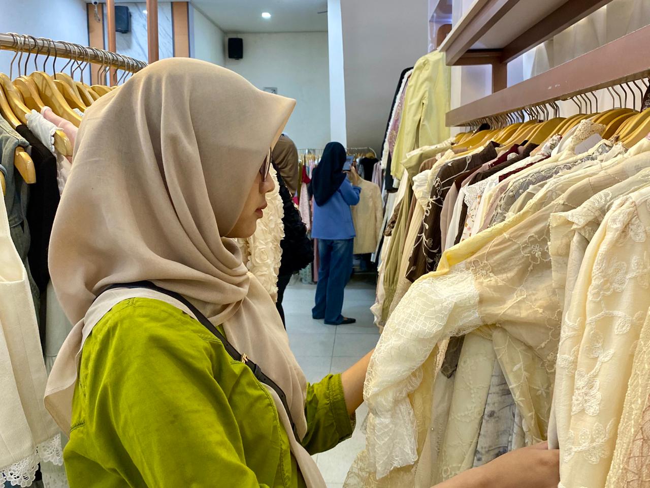 Apple Blossom Sediakan Dress dan Gamis Kekinian untuk Hari Raya Idulfitri