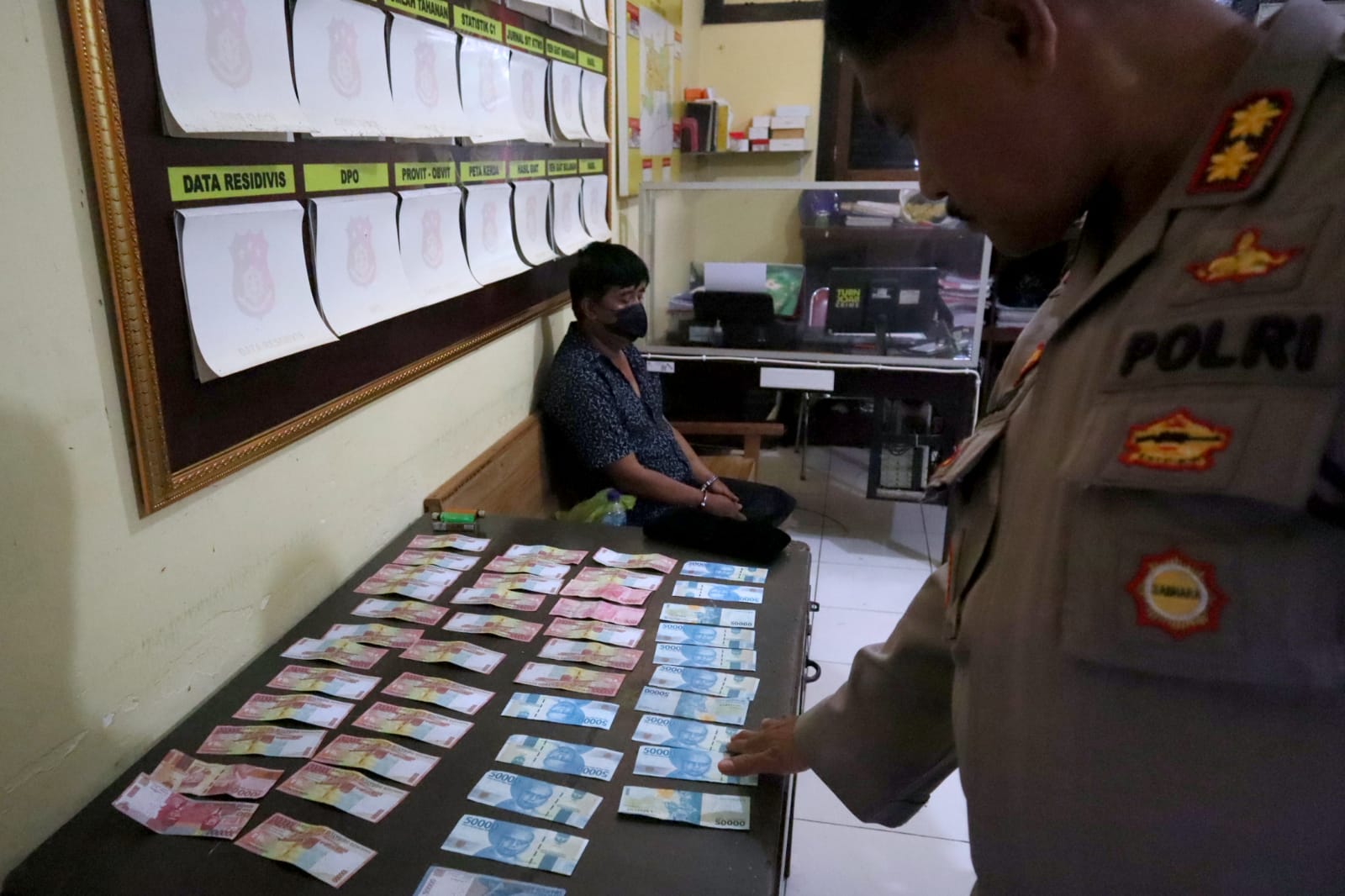 Polisi Temukan Rp 3.750.000 Juta Uang Palsu di Rumah Pelaku di Wilayah Kemranjen Banyumas