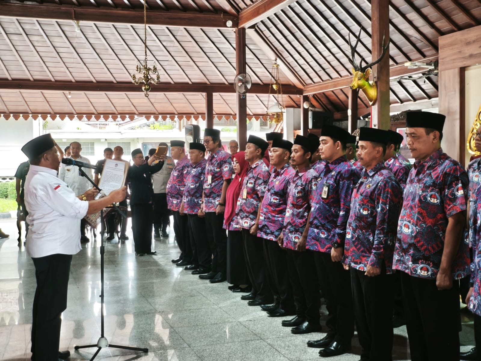 Resmi Dikukuhkan, Bupati Minta PPDI Bersama-sama Mbangun Banyumas 