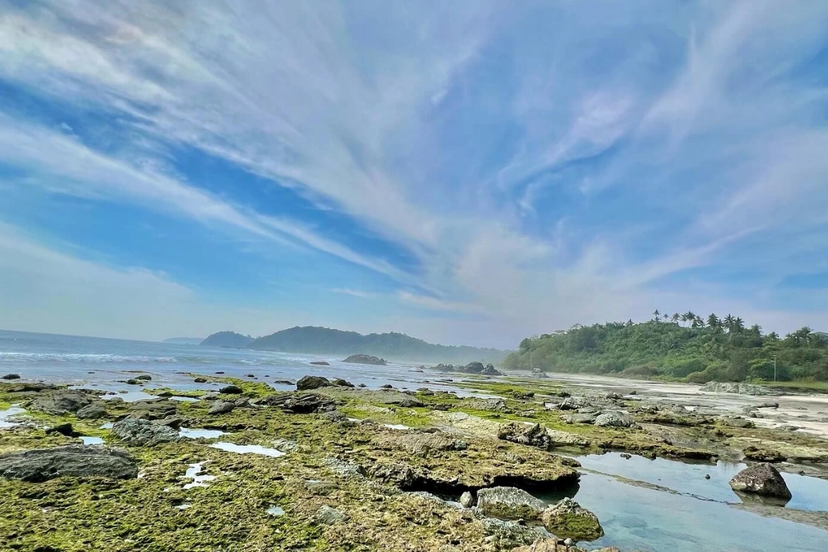 Pantai Permisan, Surga Tersembunyi yang Harus Dikunjungi di Pulau Nusakambangan