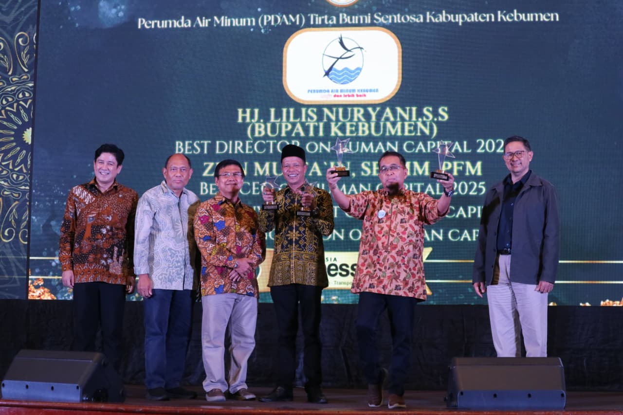 Bupati dan PDAM Raih Empat Penghargaan