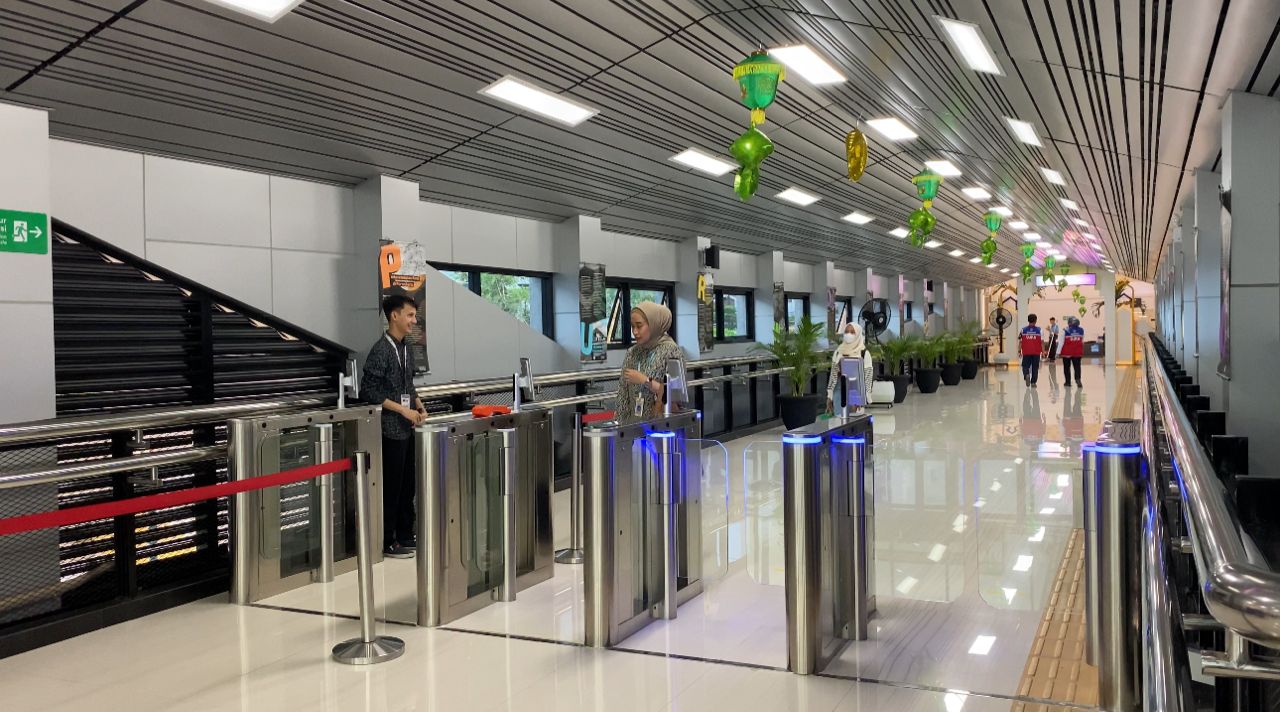 Mulai Hari Ini Boarding Penumpang di Stasiun Purwokerto Hanya Dilayani Area Skybridge dan Pintu Barat