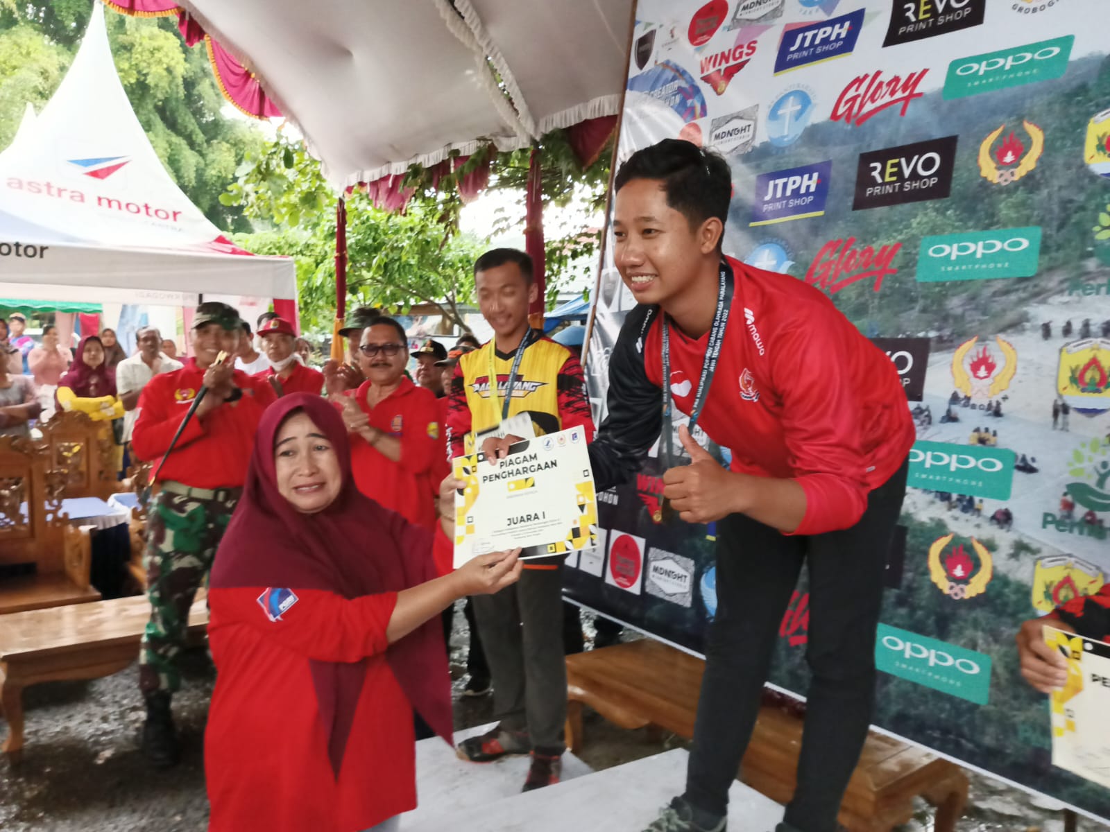 Banyumas Raih Juara Umum di Pra Porprov Paralayang Jawa Tengah