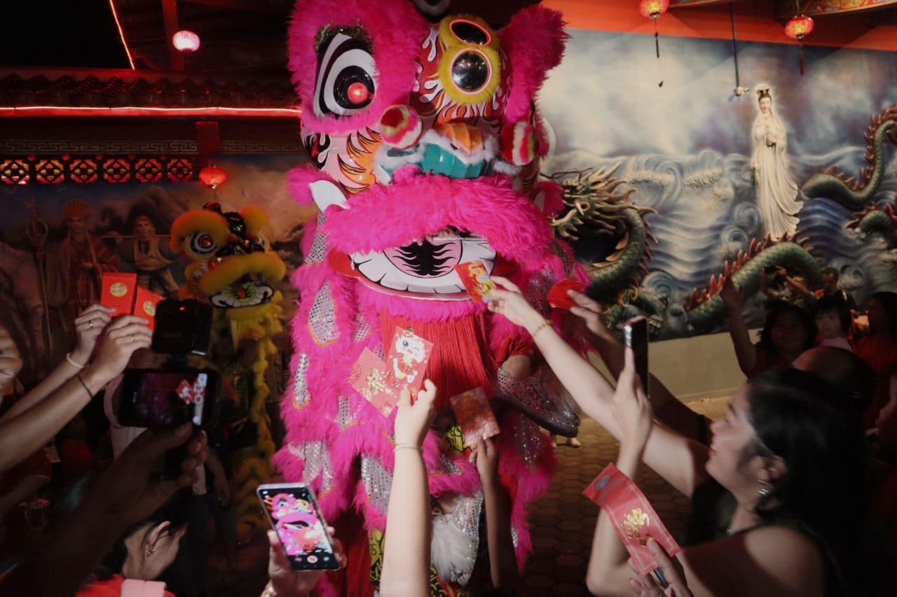 Heboh Atraksi Barongsai di Klenteng Boen Tek Bio Banyumas, Cap Go Meh Dipercaya untuk Tolak Bala