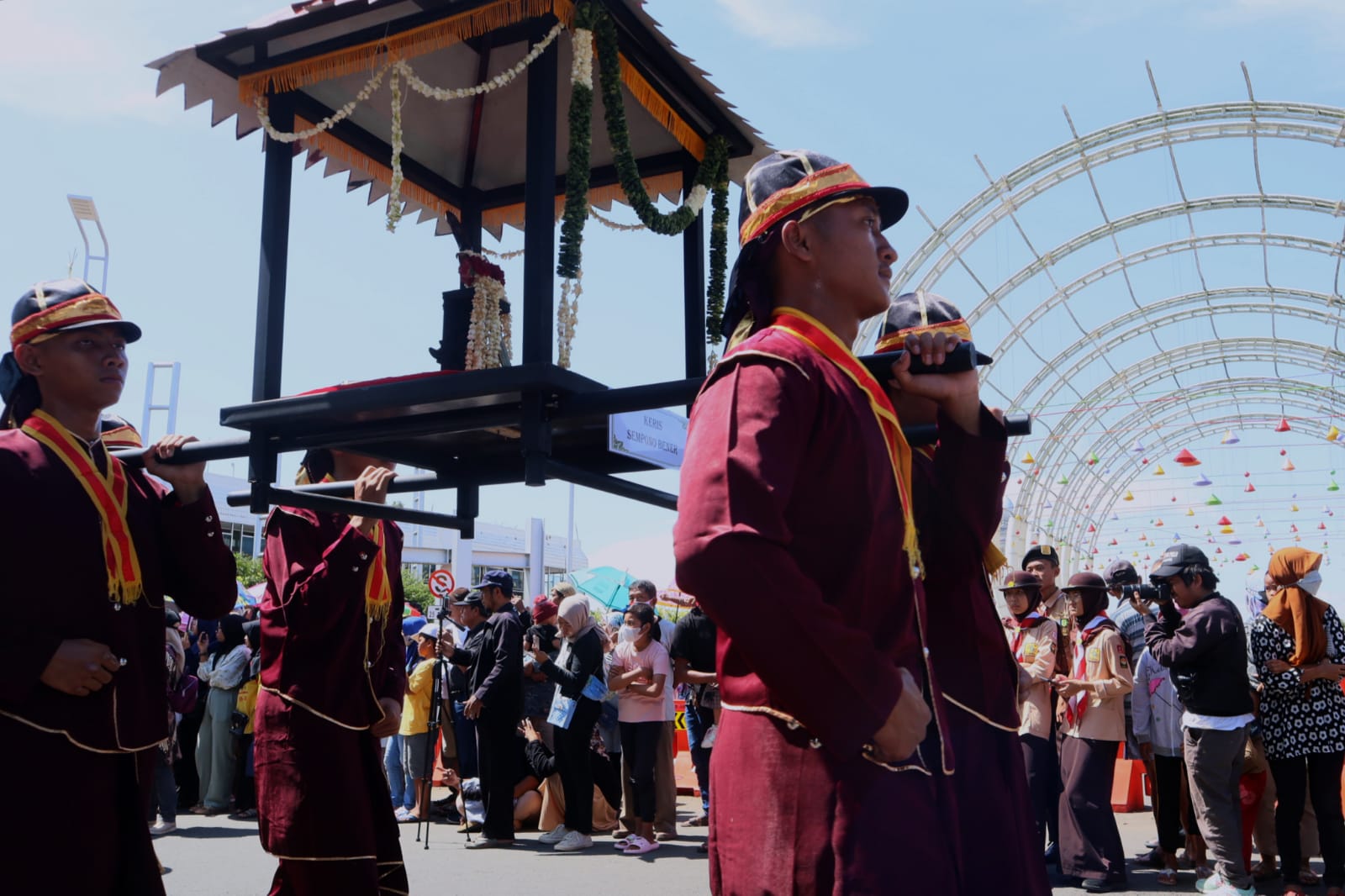 Empat Pusaka Dipertontonkan Pada Kirab Pusaka Hari Jadi Kabupaten Banyumas