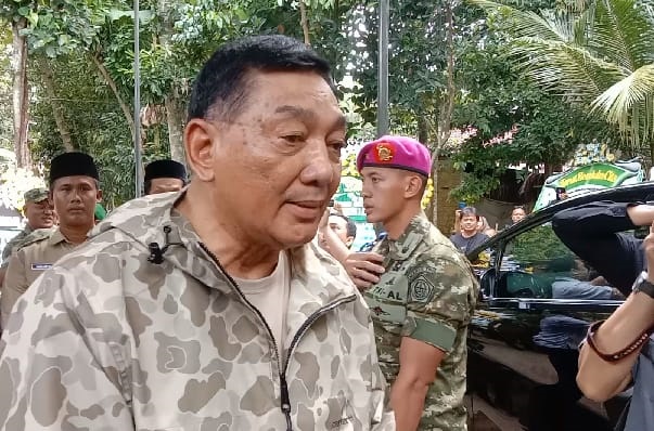 Menhan Janjikan Umroh Orangtua Kopda Amin