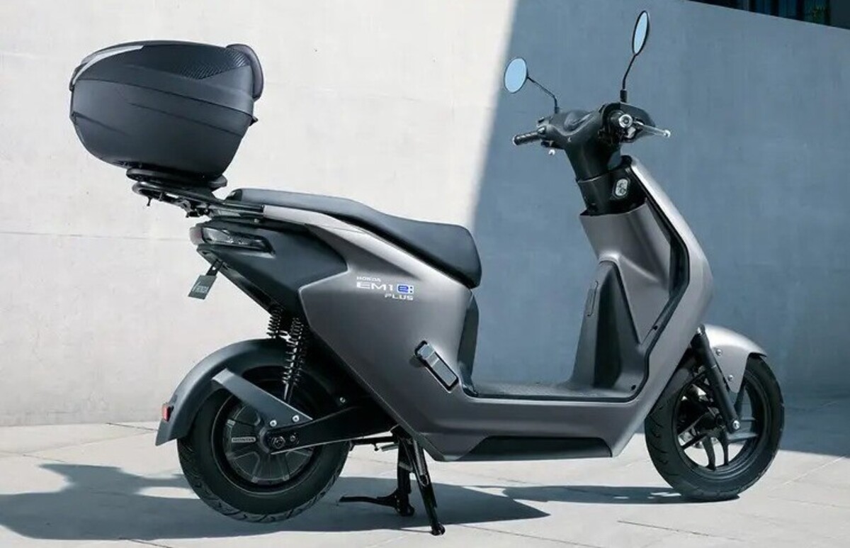 Mengenal Honda EM1 e, Skuter Listrik Inovatif dengan Baterai Lepas