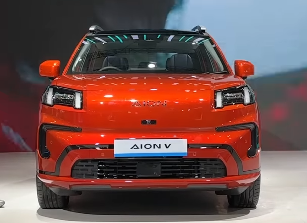 AION V, SUV Listrik Canggih dengan Kursi Pijat dan Kulkas