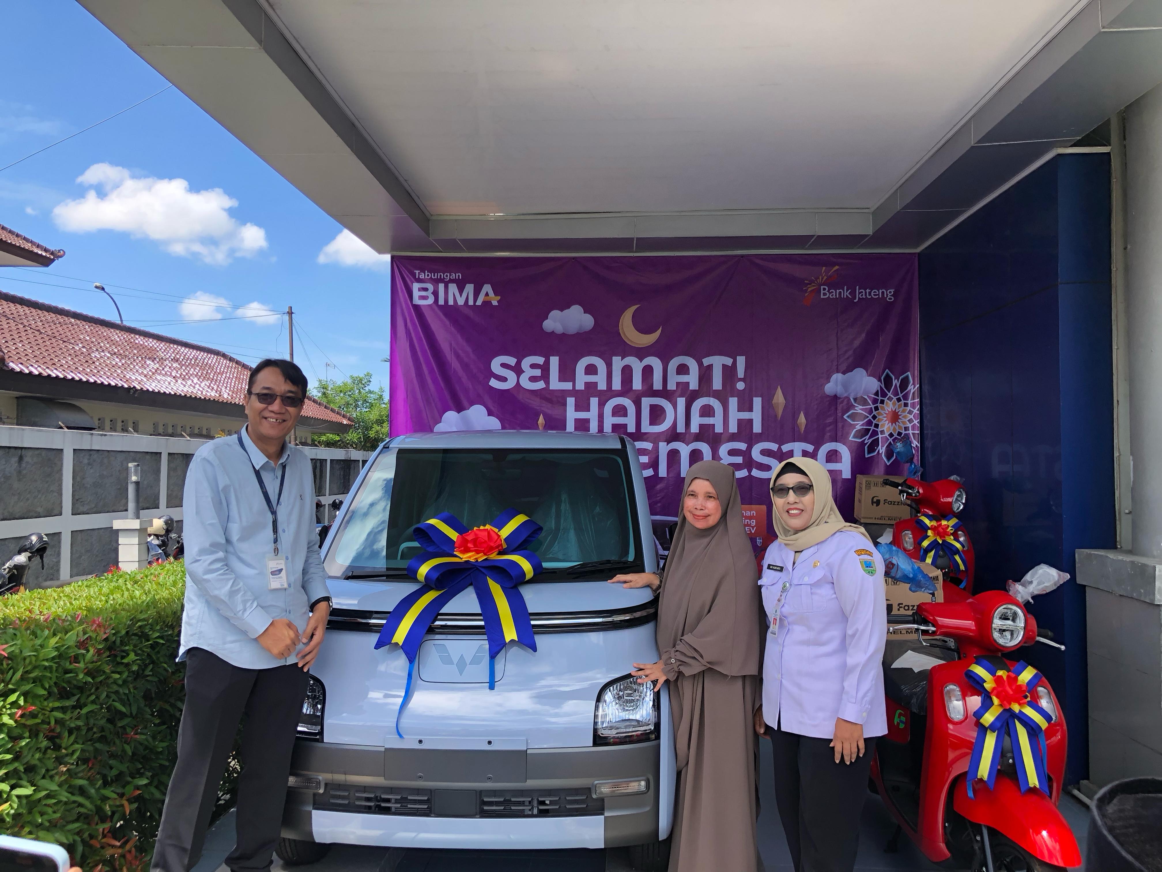 Bank Jateng Kebumen Serahkan 1 Mobil Listrik dan 7 Motor Listrik Undian ...