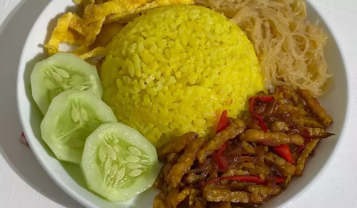 Fakta Menarik Nasi Kuning dan Filosofinya