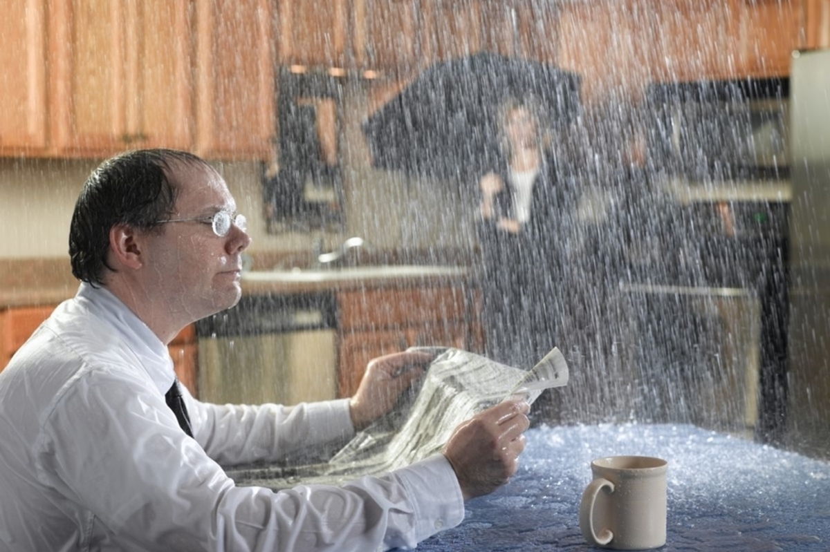 Cara Efektif Atasi Atap Bocor Saat Musim Hujan