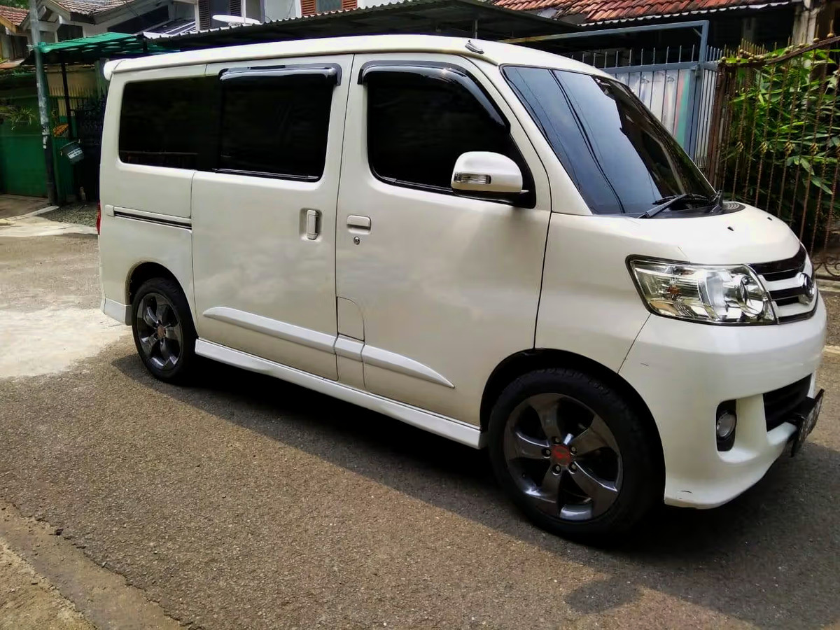 Modifikasi Mobil Daihatsu Luxio: Bikin Tampilan dan Performa Makin Gahar