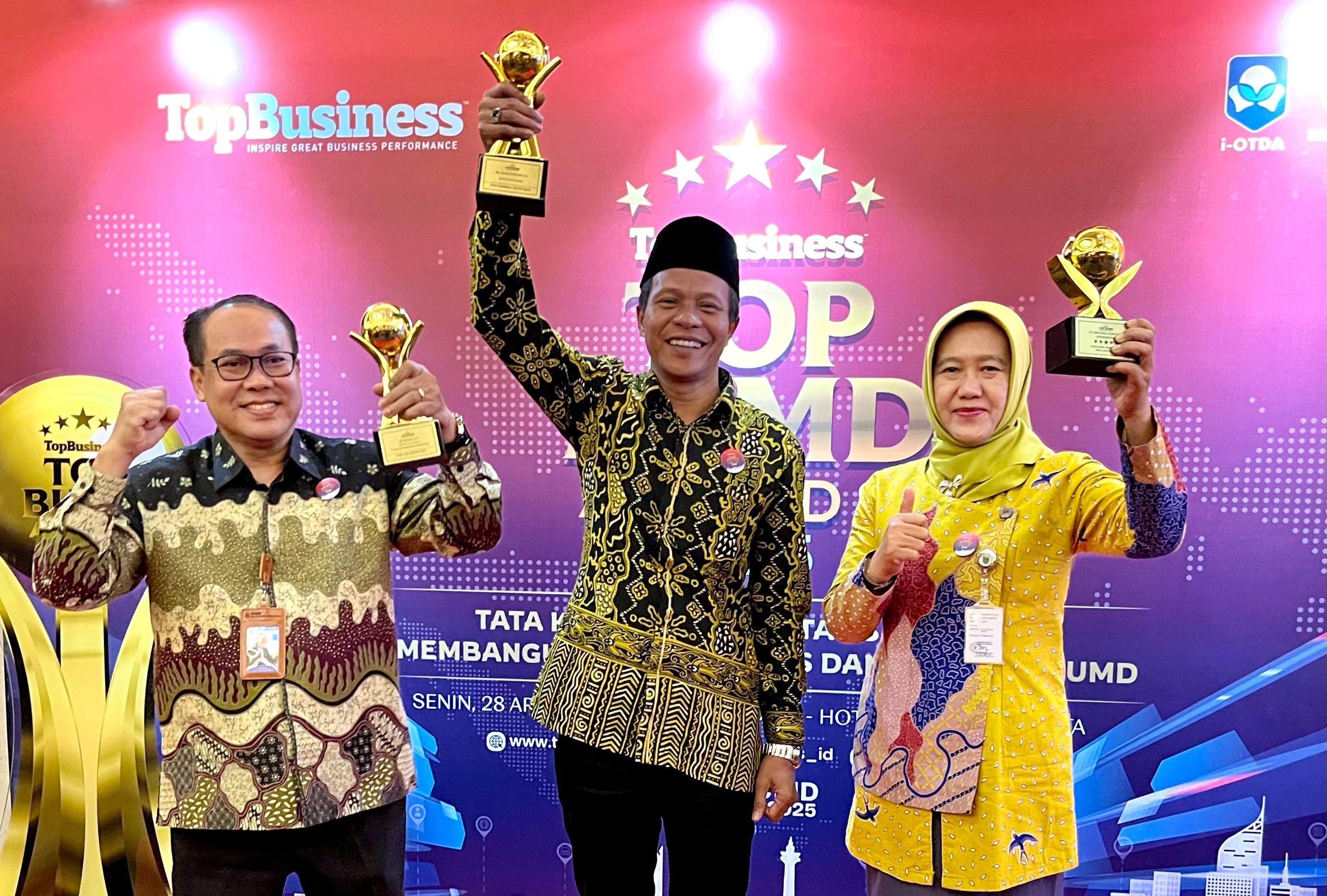 BPR BKK Kebumen Kembali Raih TOP BUMD Bintang 5