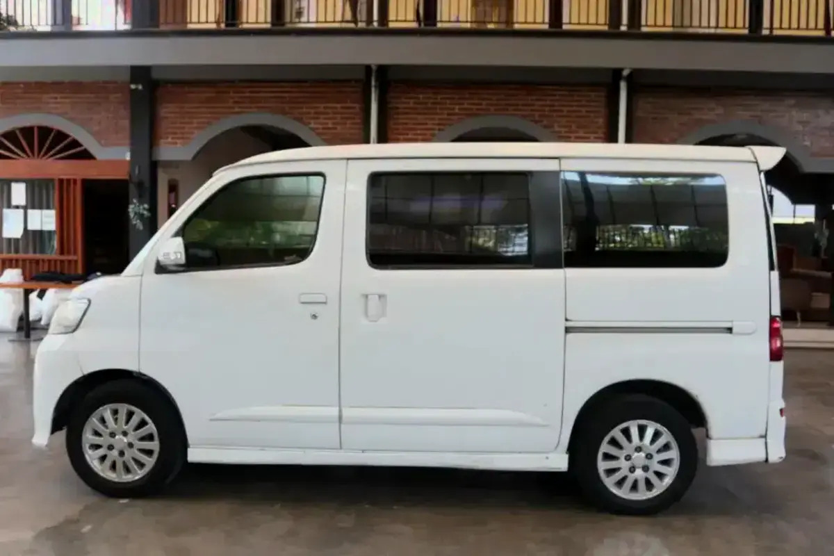 Kelebihan dan Harga Daihatsu Luxio, Mobil Keluarga dengan Kabin Luas
