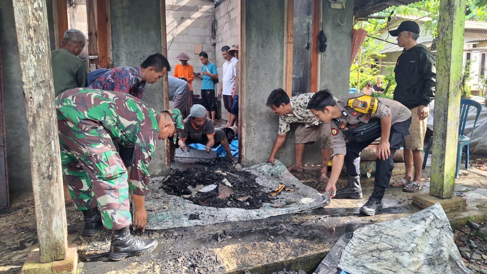 Korsleting, Rumah Warga Karanganyar Terbakar