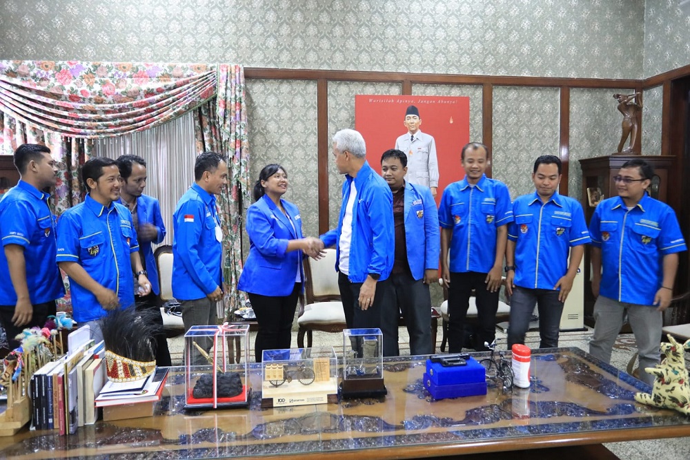 Pimpin KNPI Jateng, Ganjar Titip Tiga ‘PR’ untuk Putri Bambang Pacul