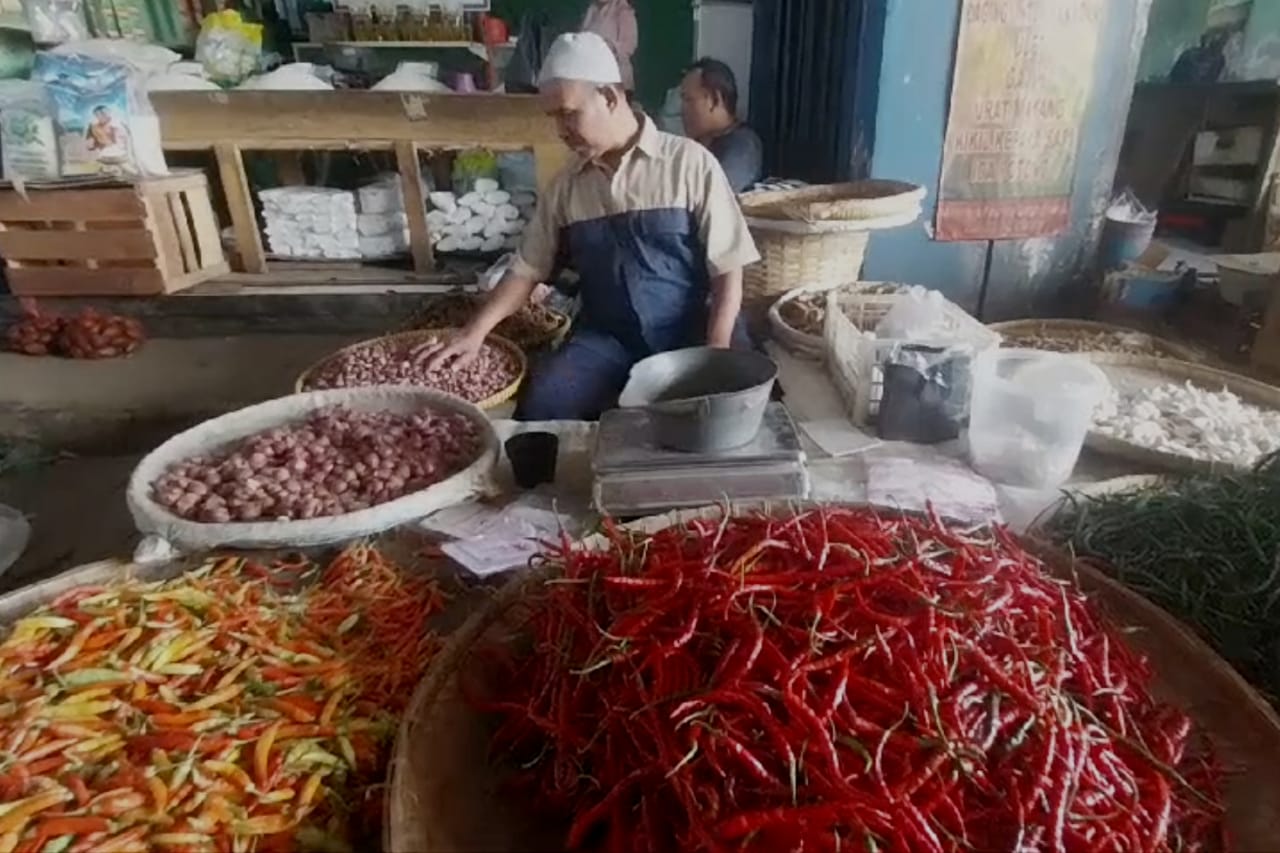 Harga Cabai Meroket, Warga Beralih ke Cabai Sambelan yang Lebih Murah