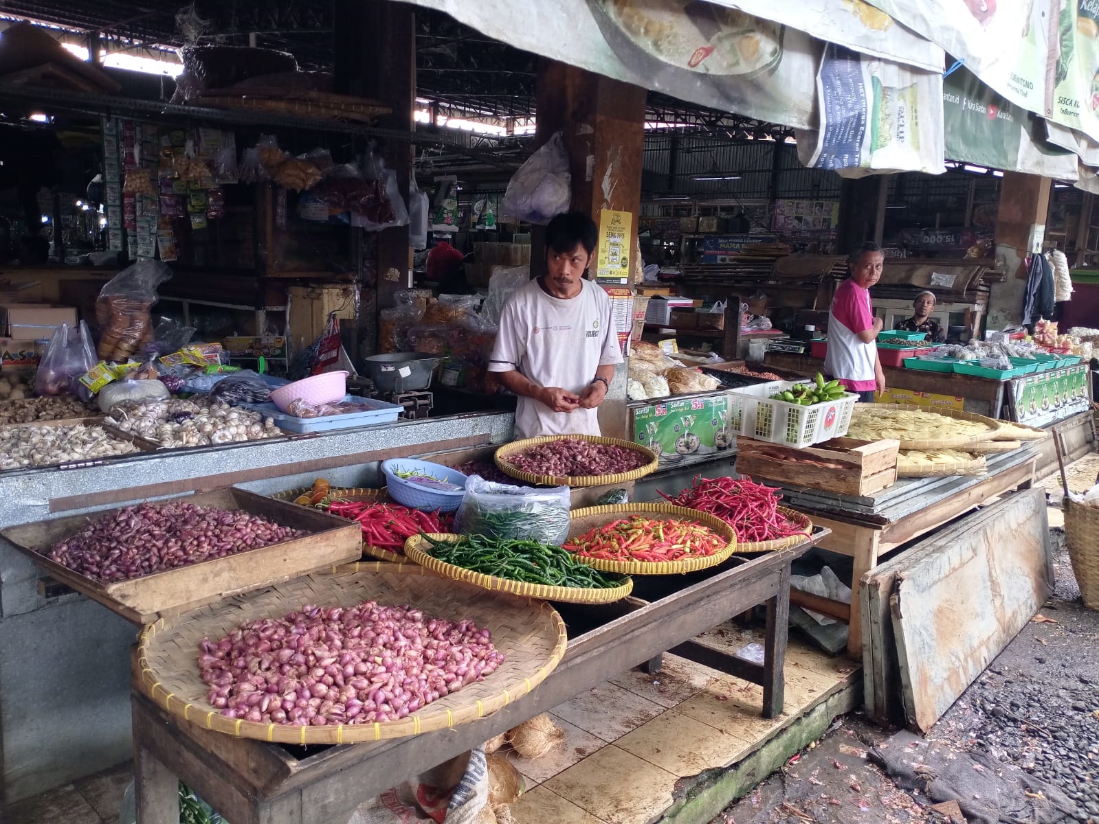 Harga Cabai dan Bawang Merah Mulai Turun, Ayam Potong Masih Tinggi