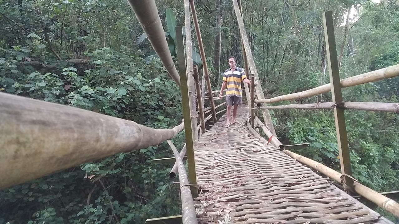 Sasak Lapuk, Selanegara Tunggu Realisasi Jembatan Gantung untuk Dukung Wisata 