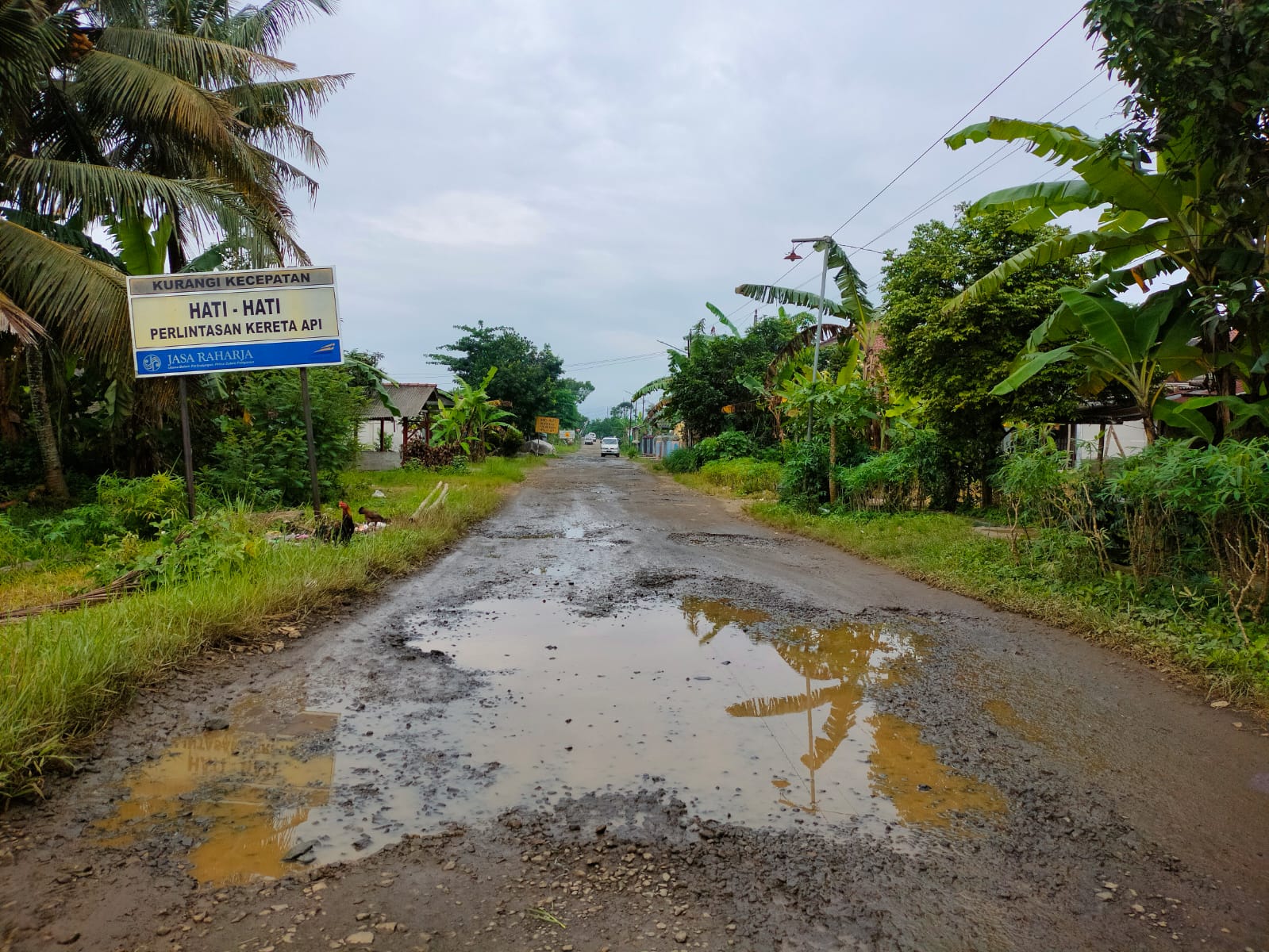 Jalan Rusak Sepanjang 5 Kilometer di Desa Gentasari, Cilacap Mendesak Diperbaiki